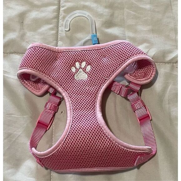 Bundle of four dog harnesses and a collar - Picture 3 of 7